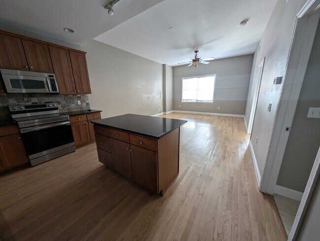 Photo - 1950 Logan St Unit 914