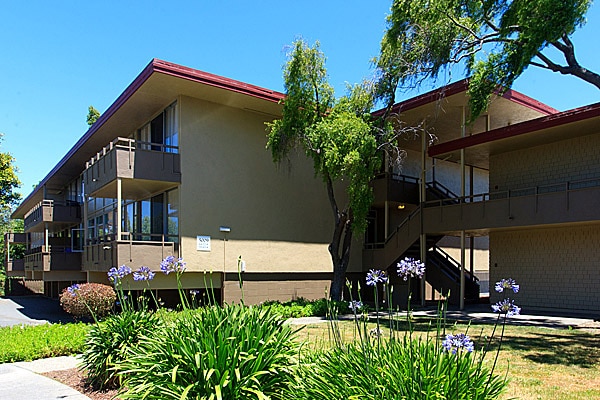Exterior Building & Landscape