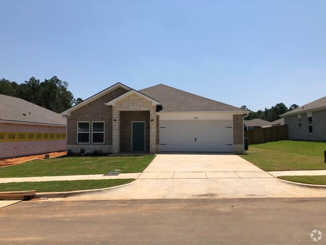 Building Photo - 4 Bedroom in Hallsville Rental