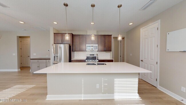 Photo - 333 Cedar Elm Wy