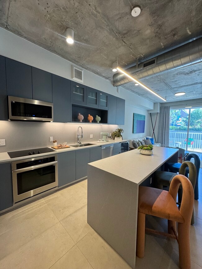 Building Photo - 72 NW 25th St Unit 250 Rental