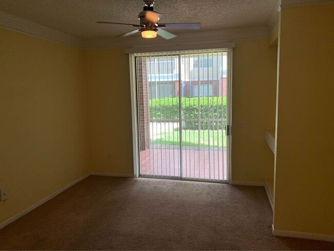 Photo - 2 bedroom 2 bath Condo  with Balcony in La...