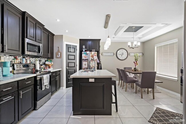 Photo - 5 Emerald Ave