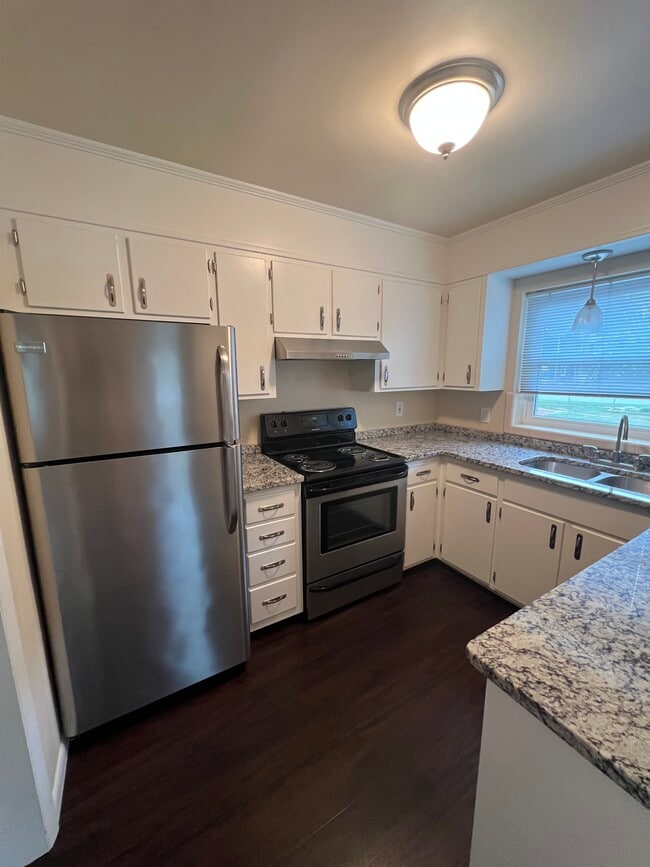 Photo - 32 E Main St