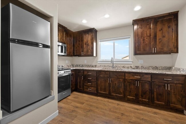 Photo - 7875 28th St