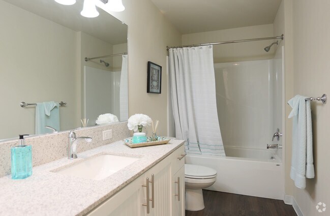 Model Home Bathroom - Arcadia Crossing