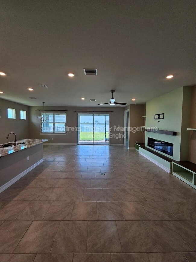 Photo - 623 Parkshore Lk Ave