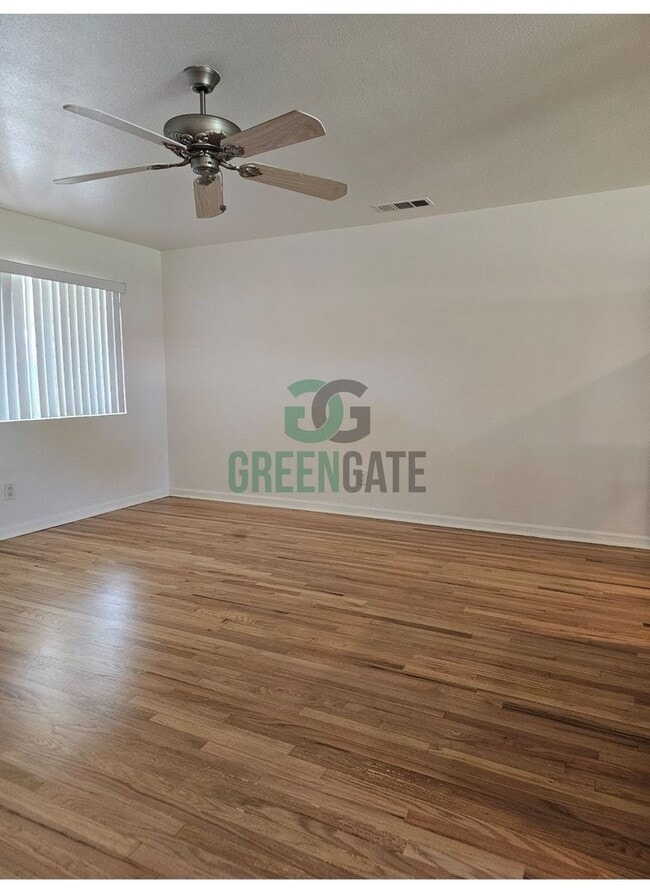 Photo - AVAILABLE NOW!! 3 Bedroom 2 Bath Home in Tracy!
