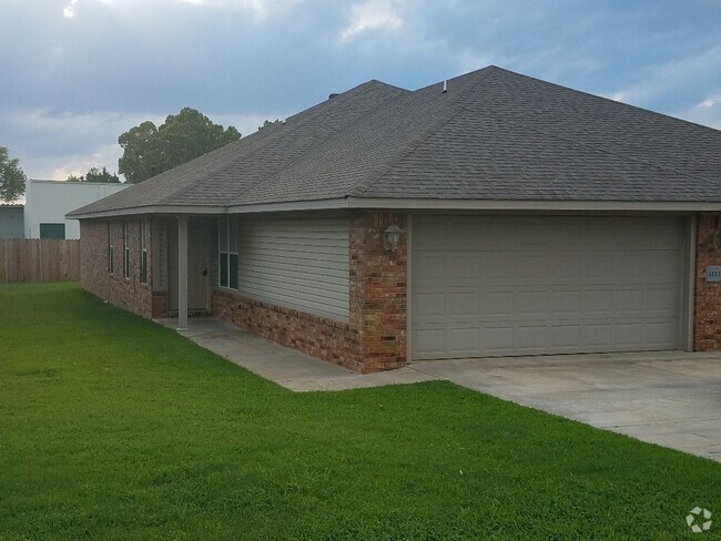 Building Photo - 117 Walnut Grove Rd Unit A Rental