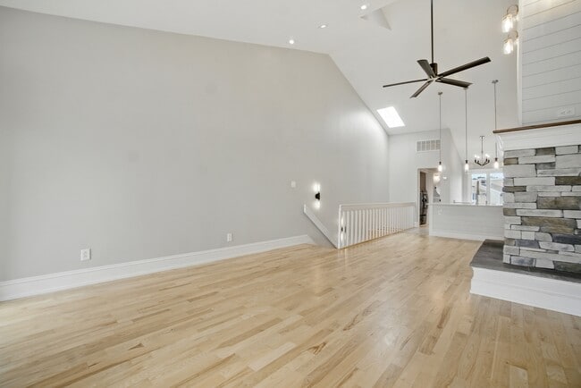 Photo - 100 Pinewood Rd Unit 128