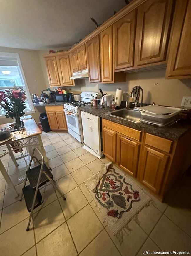 Building Photo - 5 Lowden Ave Unit 1