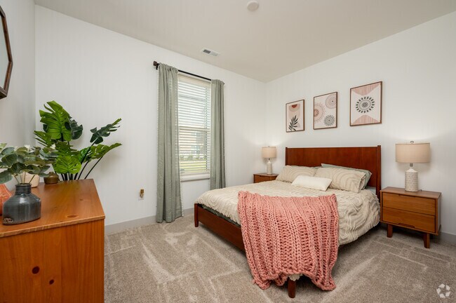 2BR, 2BA - 1,086SF - Second Bedroom