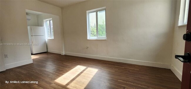 Building Photo - 1745 NW 1st Pl Unit 1-1 Rental