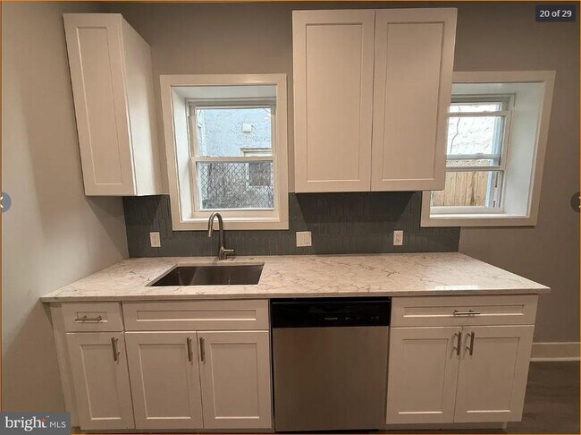 Photo - 1931 Montrose St