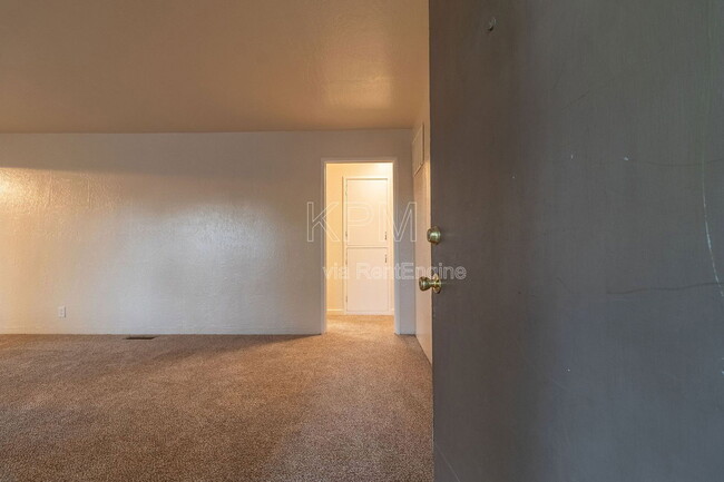 Photo - 476 Essex St