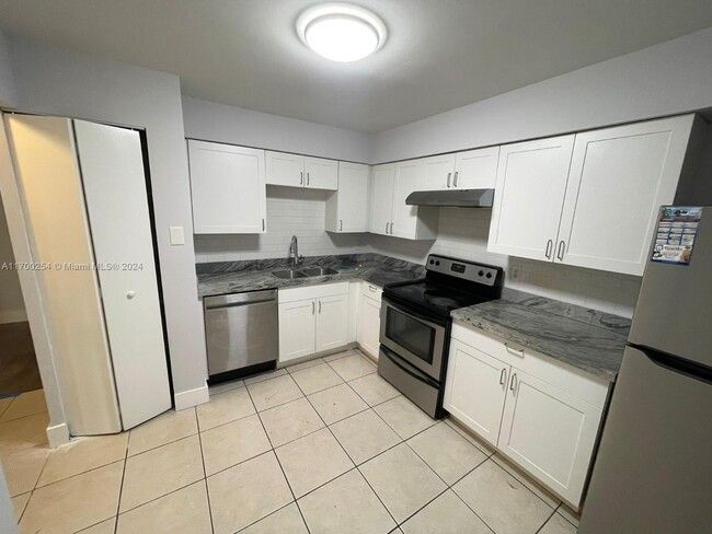 Photo - 2288 SW 81st Ave Unidad GREAT 2 BEDROOM UPATED