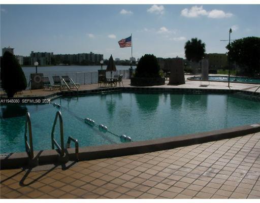 Building Photo - 1591 NE Miami Gardens Dr Unit 205