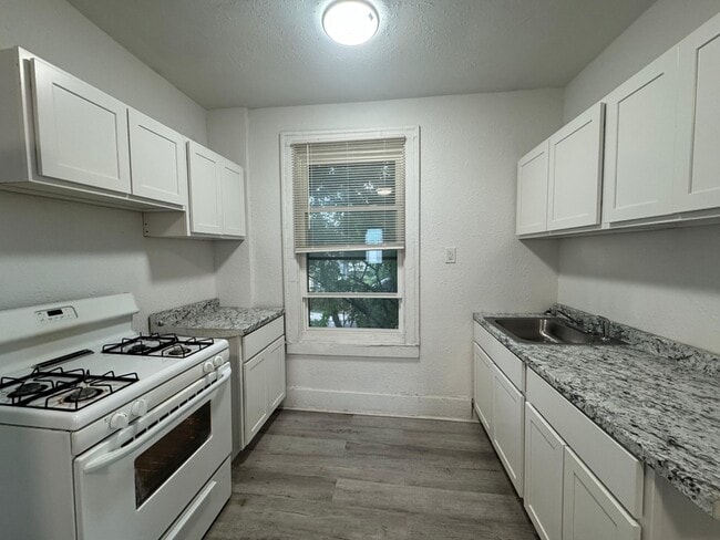 Photo - 7405 Garden St