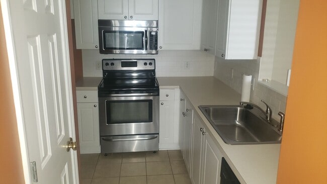 Photo - Charming 2Br 2.5Ba Townhome with Garage in...
