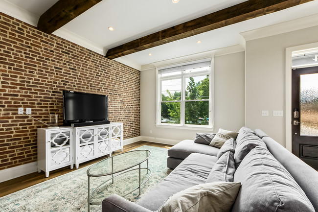 Photo - 114 W Starr Ave