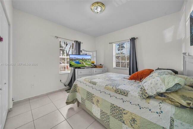 Photo - 7567 N Augusta Dr Unidad Front