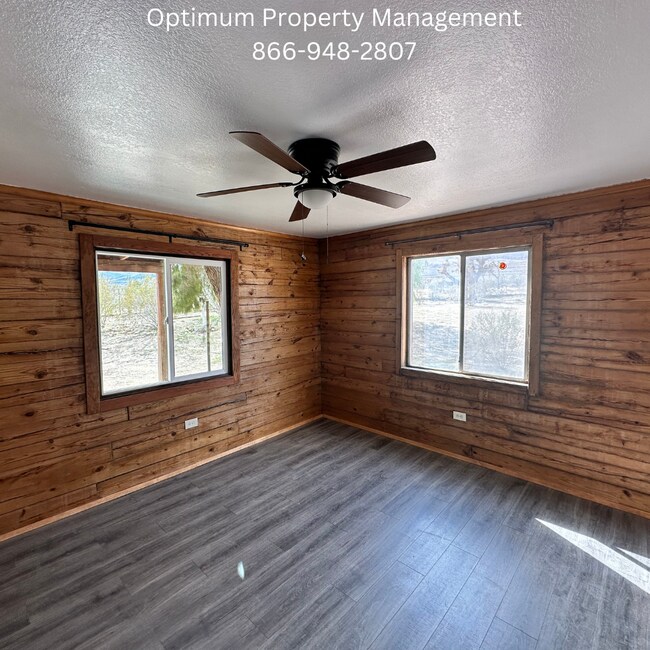 Photo - Charming 2 Bedroom Home on Large Private Lot with Mountain Views