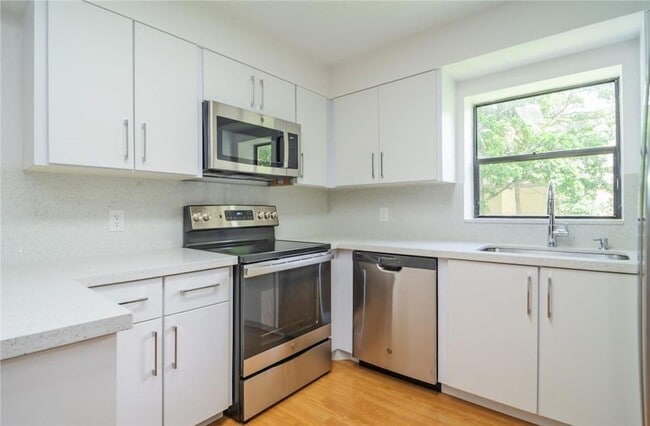 Photo - 491 Racquet Club Rd Unidad 212