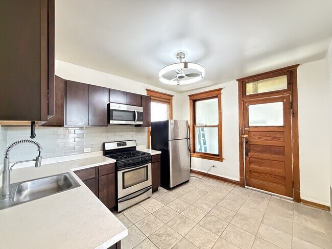 1438 N Central Park Ave Unit 3