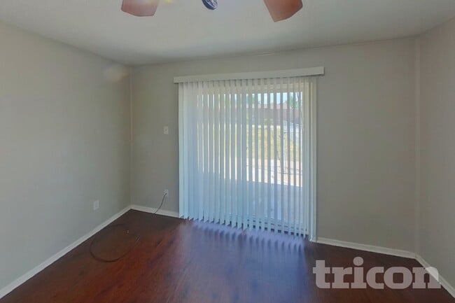 706 Waikiki Dr