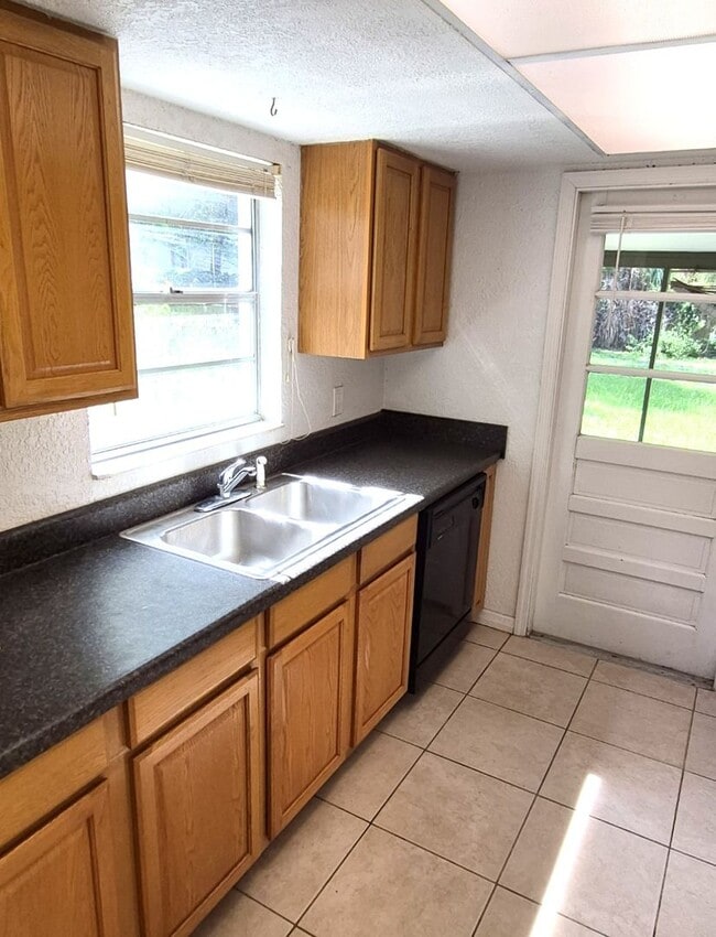 Photo - 2 bedroom 1 bath - Move in special