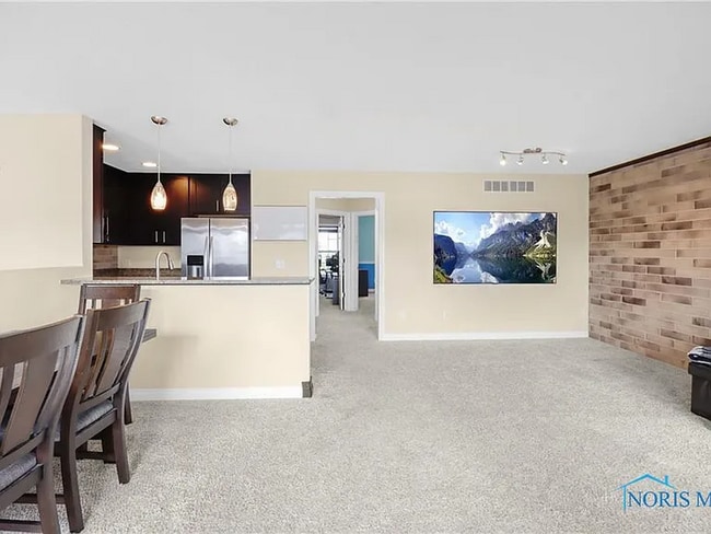 Photo - 4733 Lakeside Dr