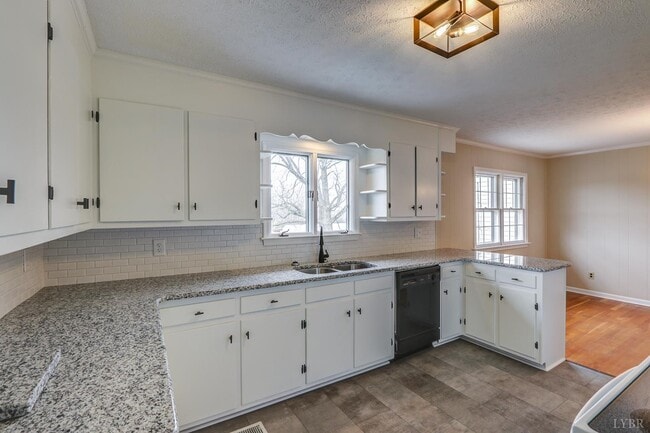 Photo - 4295 Everett Rd