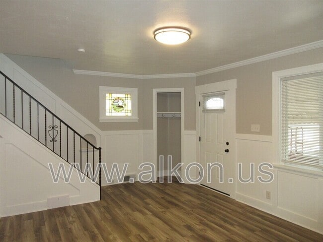 Photo - 818 Woodbourne Ave