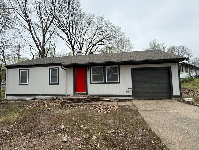 Building Photo - Newly remodeled 3 bedrooms and 2 full baths home located in Independence, MO