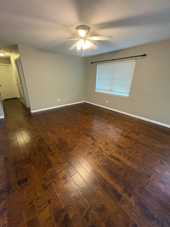Photo - 1341 E Brooks St