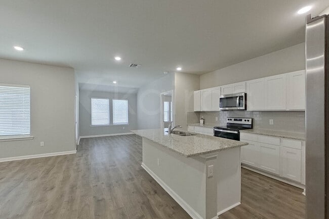 Photo - 110 Yardley Ct