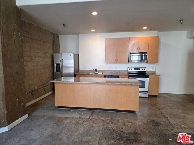 711 S Olive St Unit 313