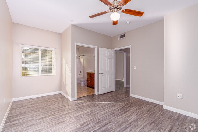 2BR, 2BA - 1,094SF - Primary Bedroom
