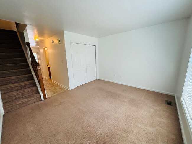 Photo - 902 Kabrich St