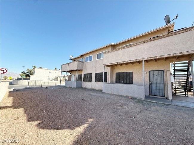 Photo - 2353 Exeter Dr Unit B
