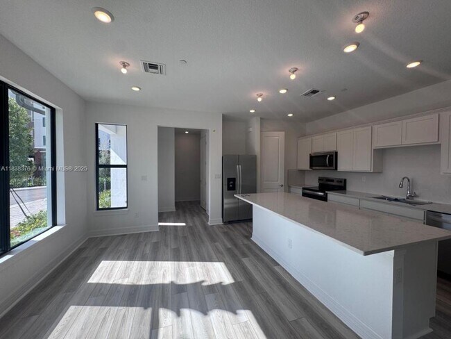 Photo - 750 NW 82nd Ave