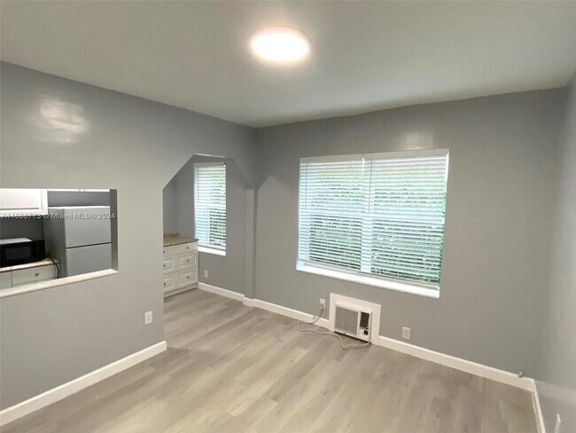 Photo - 1618 Michigan Ave