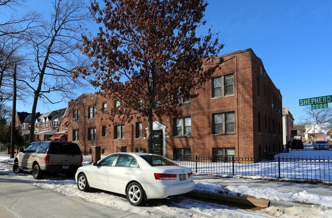 Photo - 2020 Shepherd St NE