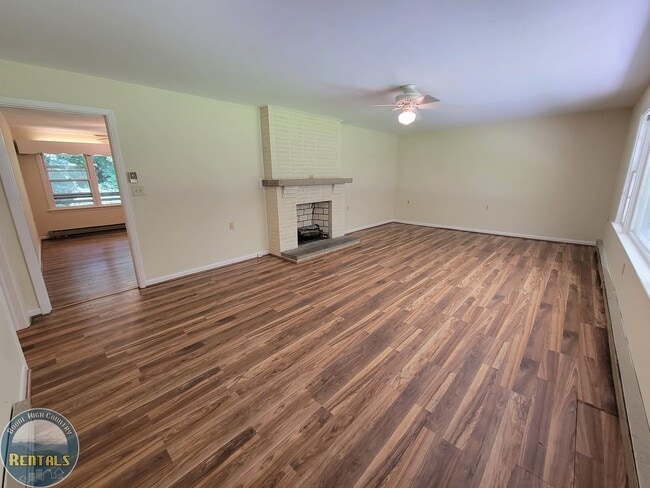 Photo - Spacious House Located off the 105 Bypass