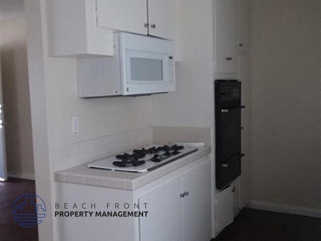 Photo - 924 Larch St.
