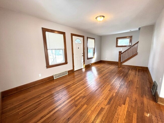 Photo - 536 E Jarvis Ave