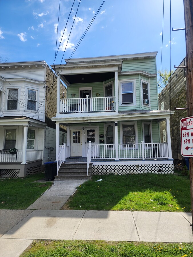 Photo - 90 Woodlawn Ave Casa