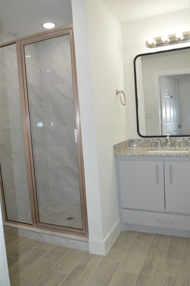 Photo - 214 Basswood Dr