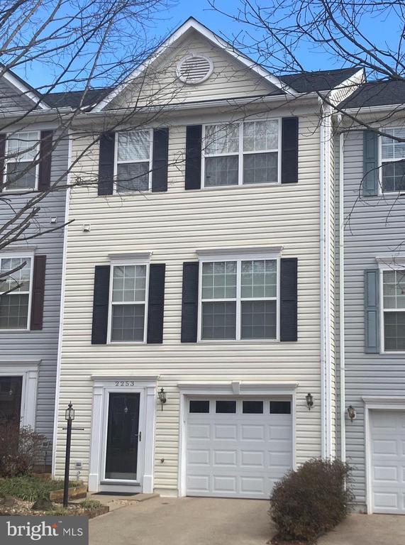 Photo - 2253 Forsythia Dr