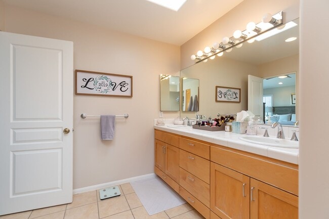 Photo - 2 Bed 2 Bath Condo (Avail. 12/1)